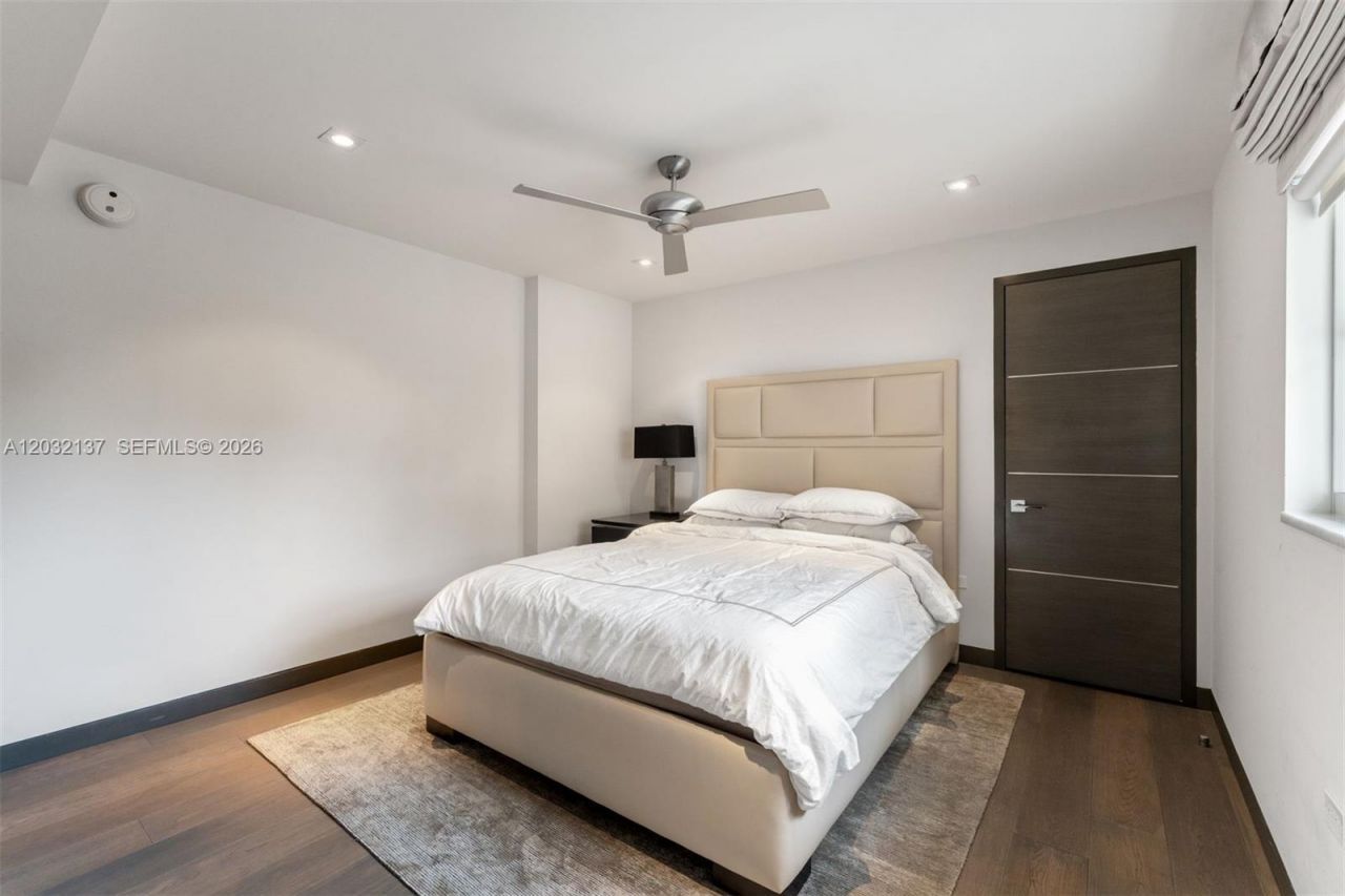 5021 NE London Walk Ter , Unit 50, Miami, FL 33138 Photo