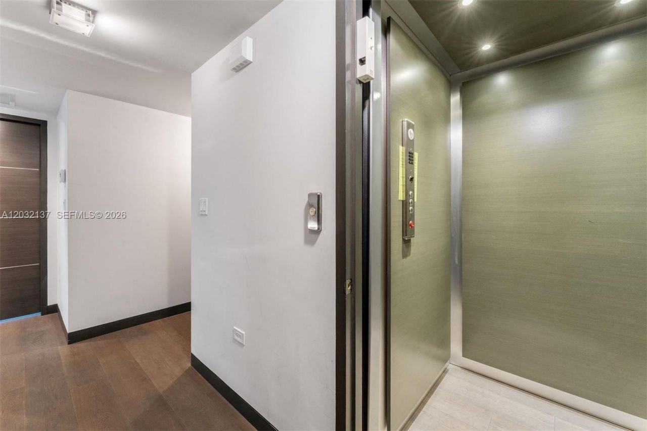 5021 NE London Walk Ter , Unit 50, Miami, FL 33138 Photo