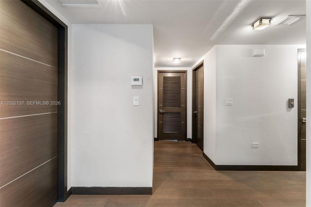 5021 NE London Walk Ter , Unit 50, Miami, FL 33138 Photo