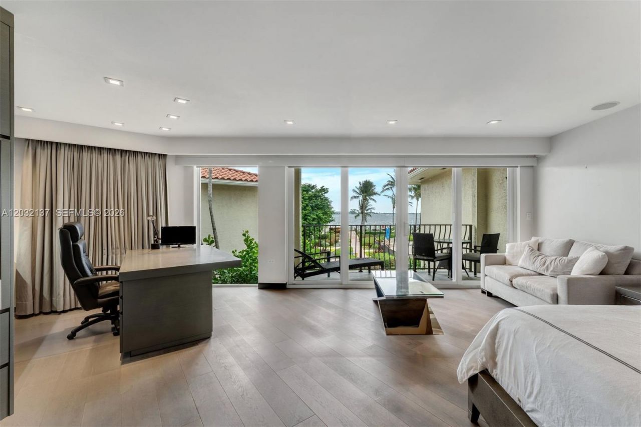 5021 NE London Walk Ter , Unit 50, Miami, FL 33138 Photo