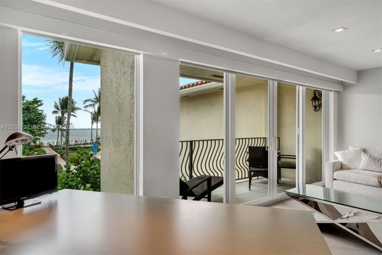 5021 NE London Walk Ter , Unit 50, Miami, FL 33138 Photo