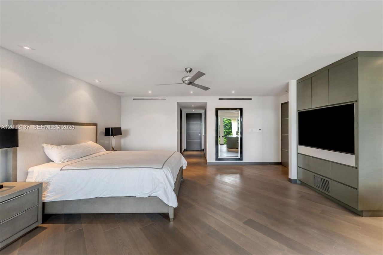 5021 NE London Walk Ter , Unit 50, Miami, FL 33138 Photo