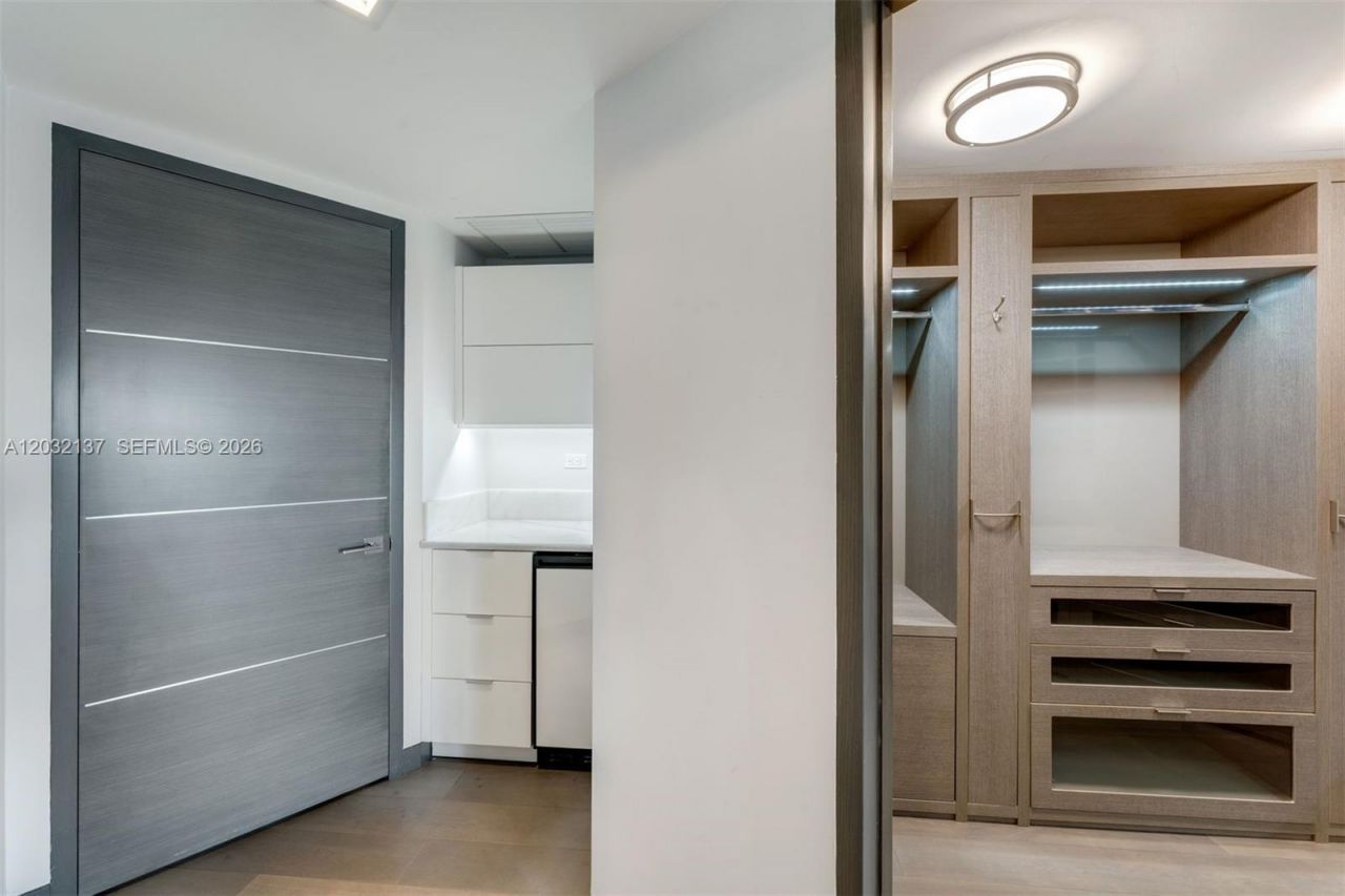 5021 NE London Walk Ter , Unit 50, Miami, FL 33138 Photo