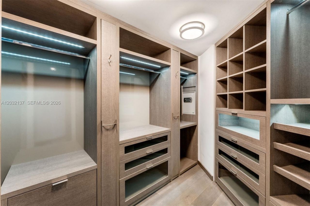 5021 NE London Walk Ter , Unit 50, Miami, FL 33138 Photo