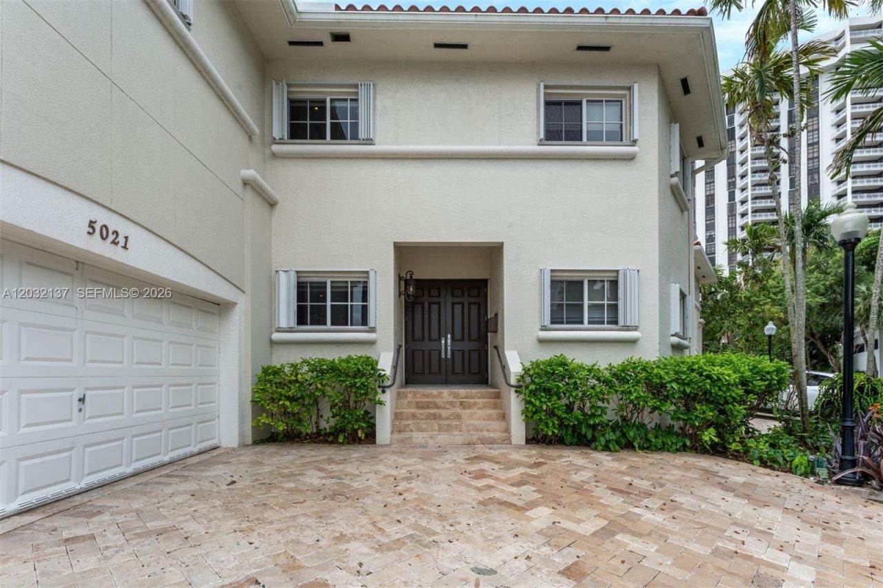 5021 NE London Walk Ter , Unit 50, Miami, FL 33138 Photo