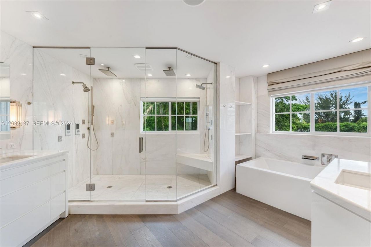 5021 NE London Walk Ter , Unit 50, Miami, FL 33138 Photo