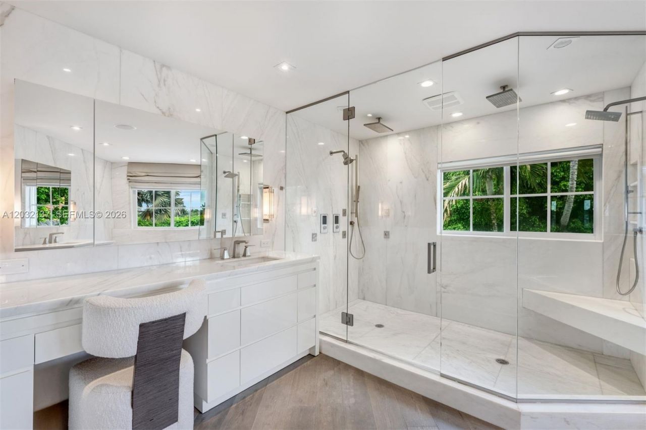 5021 NE London Walk Ter , Unit 50, Miami, FL 33138 Photo
