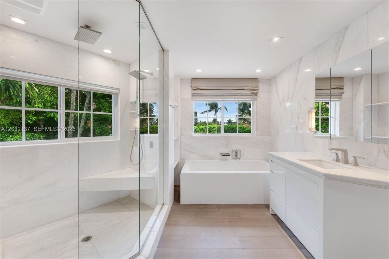 5021 NE London Walk Ter , Unit 50, Miami, FL 33138 Photo