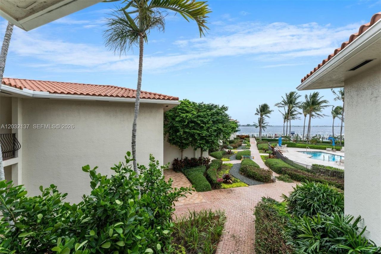 5021 NE London Walk Ter , Unit 50, Miami, FL 33138 Photo