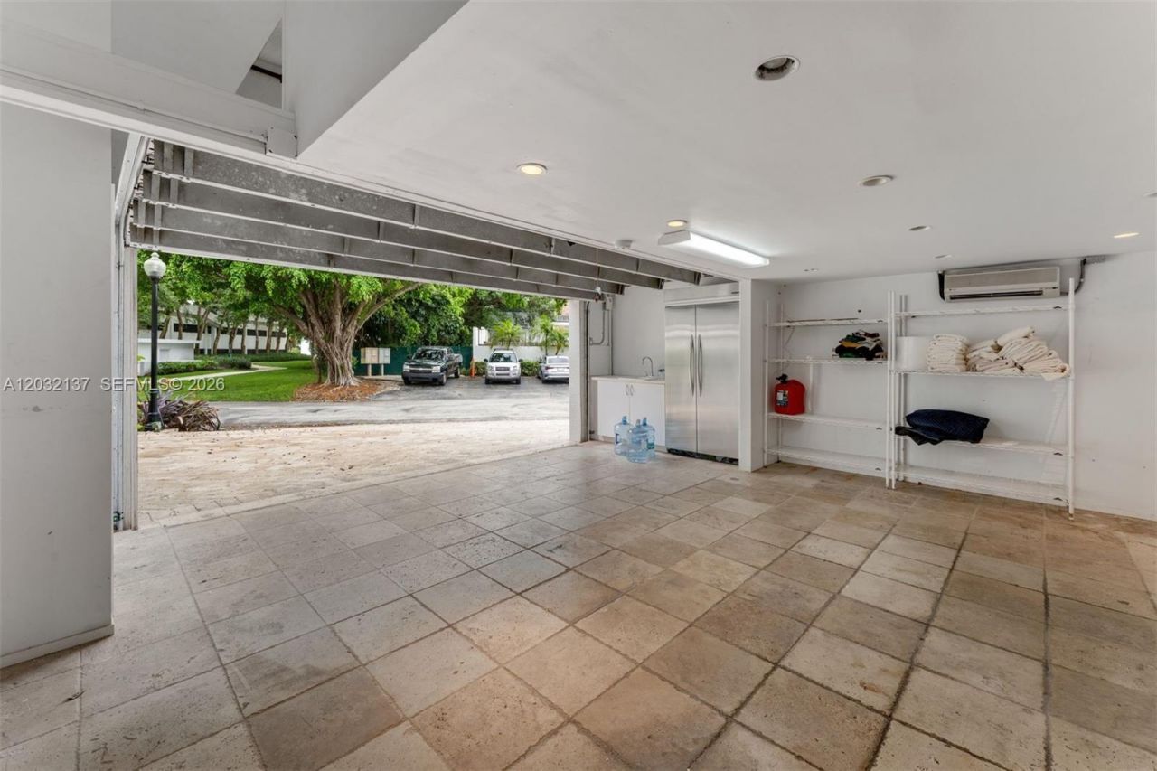 5021 NE London Walk Ter , Unit 50, Miami, FL 33138 Photo