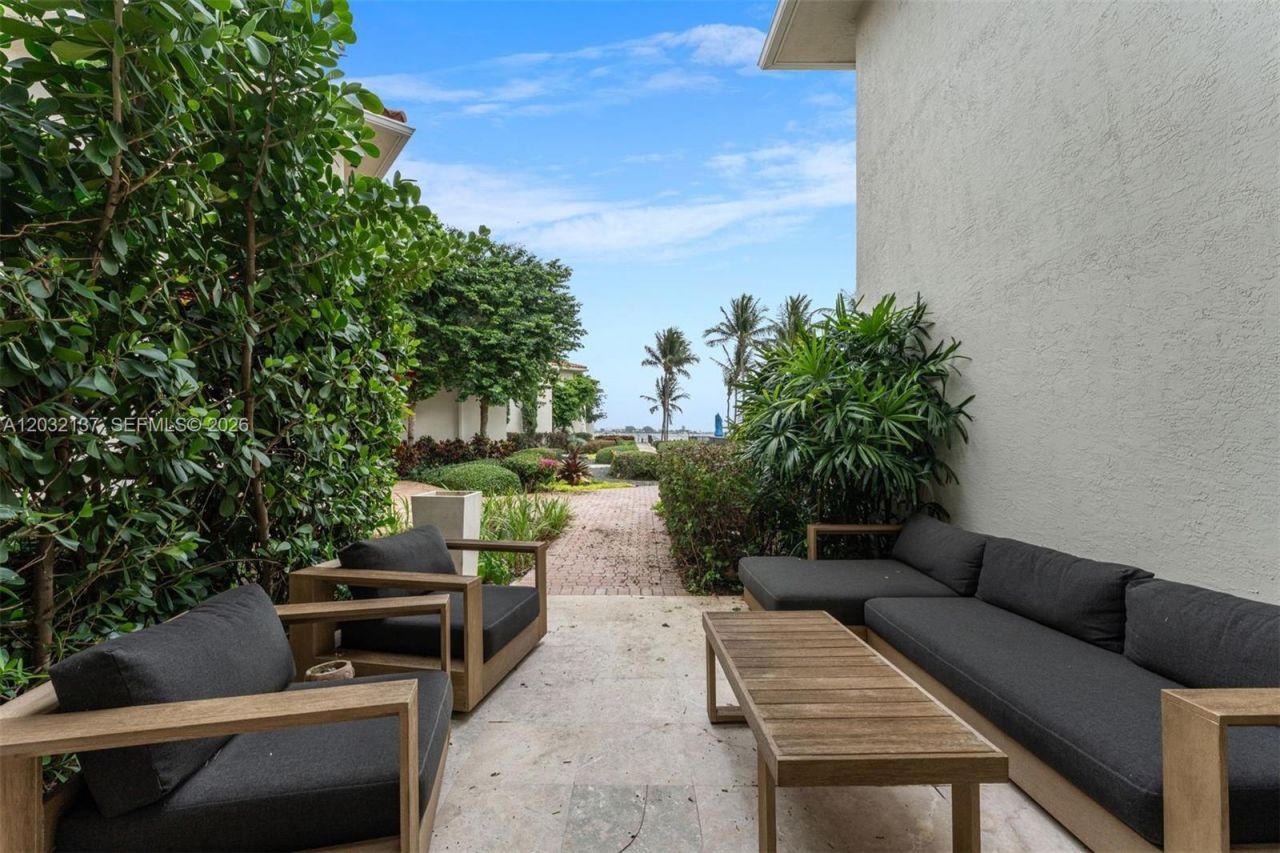 5021 NE London Walk Ter , Unit 50, Miami, FL 33138 Photo