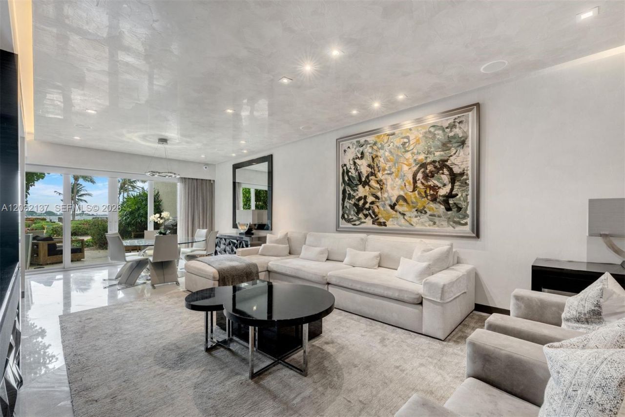 5021 NE London Walk Ter , Unit 50, Miami, FL 33138 Photo