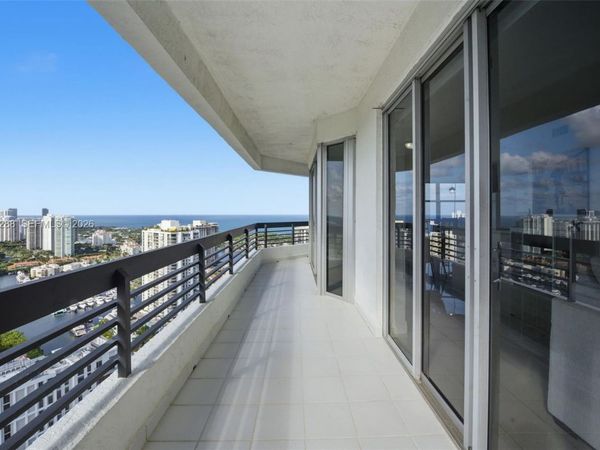 3500 Mystic Pointe Dr , Unit PH5, Aventura, FL 33180