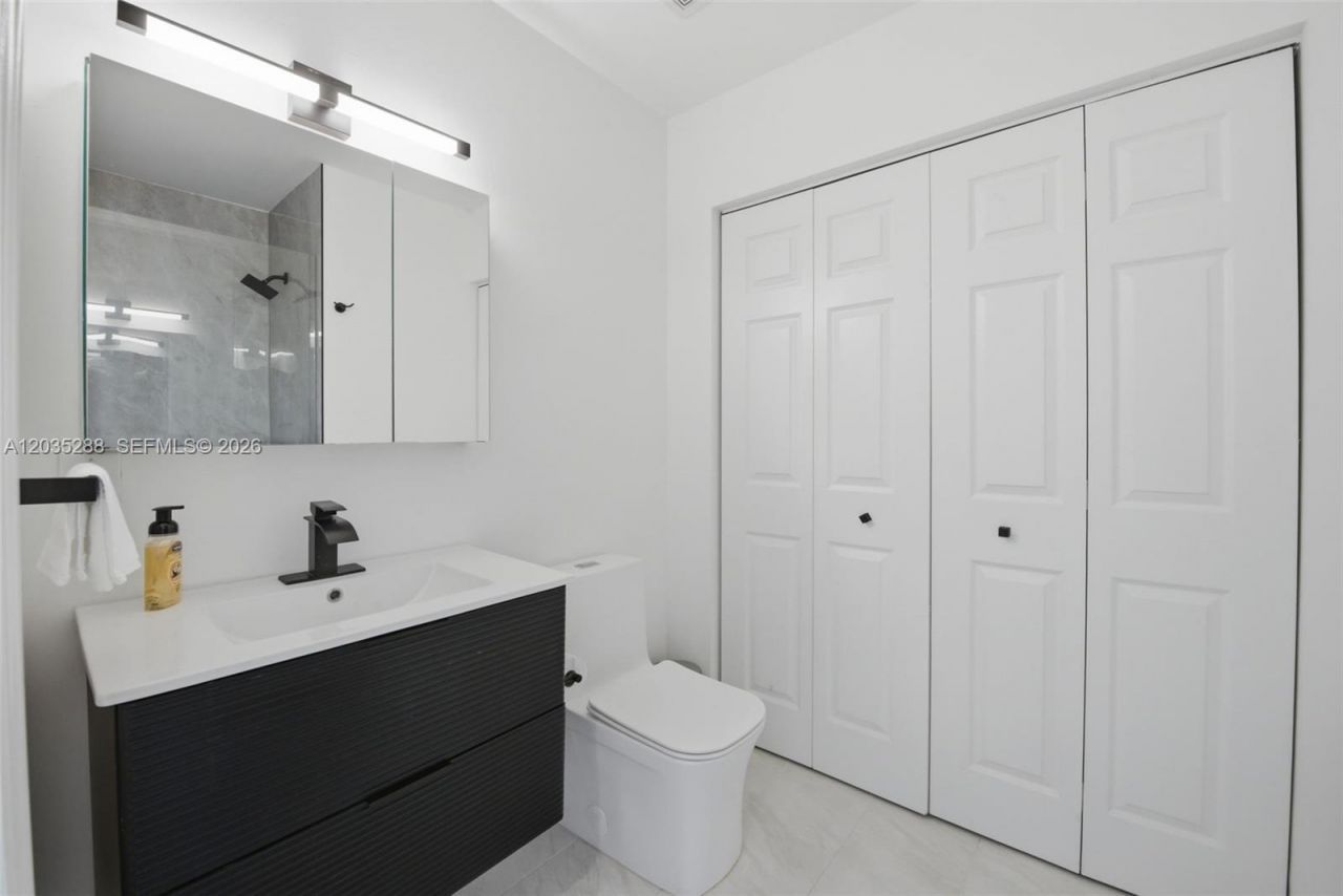 3500 Mystic Pointe Dr , Unit PH5, Aventura, FL 33180 Photo