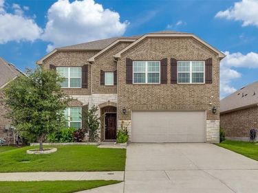 1005 Pinnacle Breeze Drive, Fort Worth, TX 76052