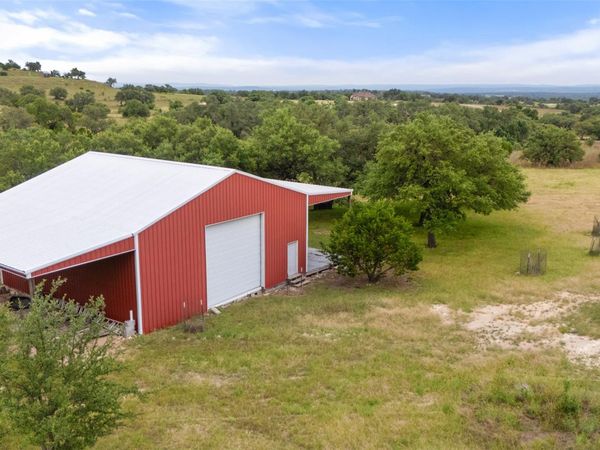 428 Summit Spring LN, Johnson City, TX 78636