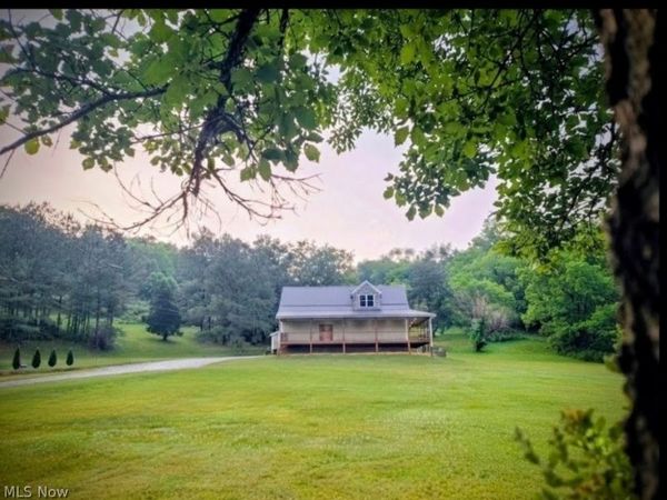9076 Harris Highway, Belleville, WV 26133