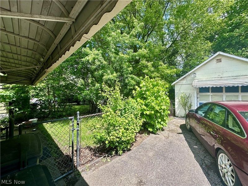 855 Beardsley Street, Akron, OH 44311 Photo 4