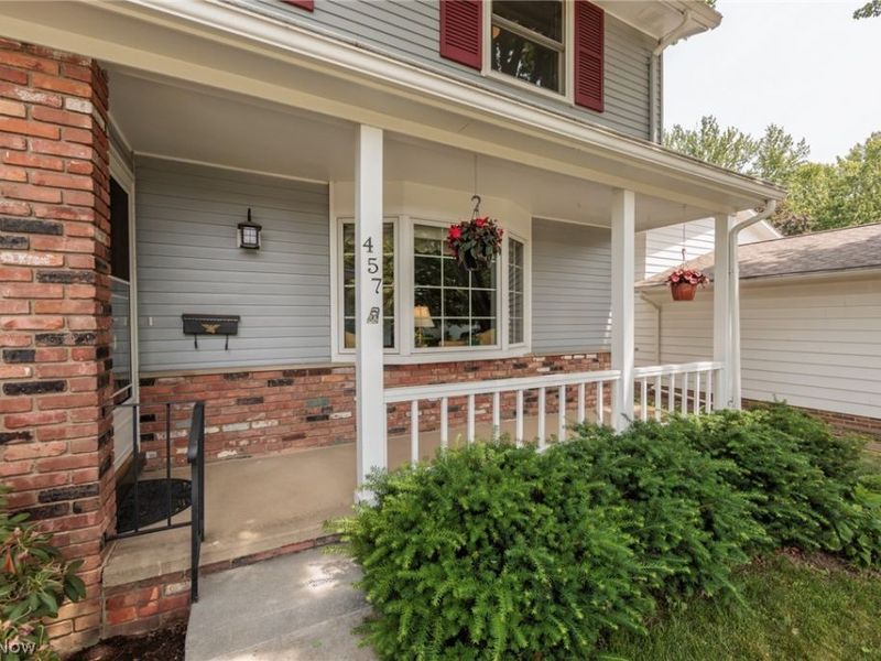457 Edgewood Circle, Berea, OH 44017 Photo 3