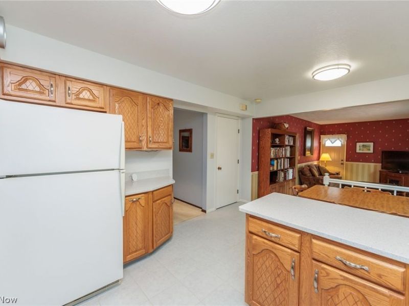 457 Edgewood Circle, Berea, OH 44017 Photo 8