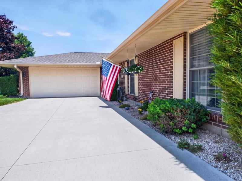 3131 Magnolia Drive, Troy, OH 45373 Photo 3
