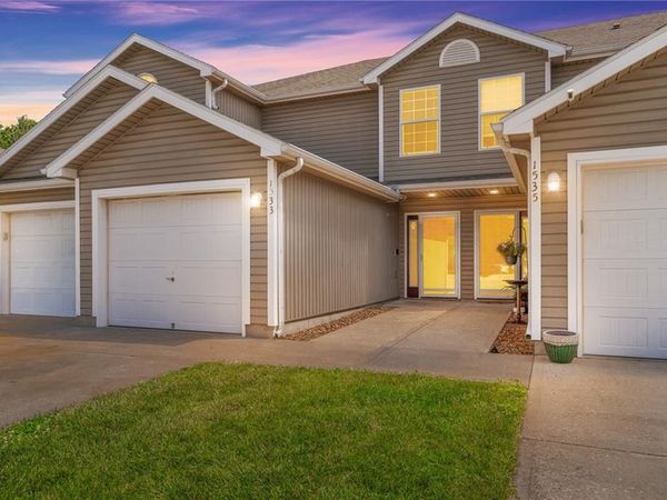 1533 SW Shelby Court, Lee's Summit, MO 64081