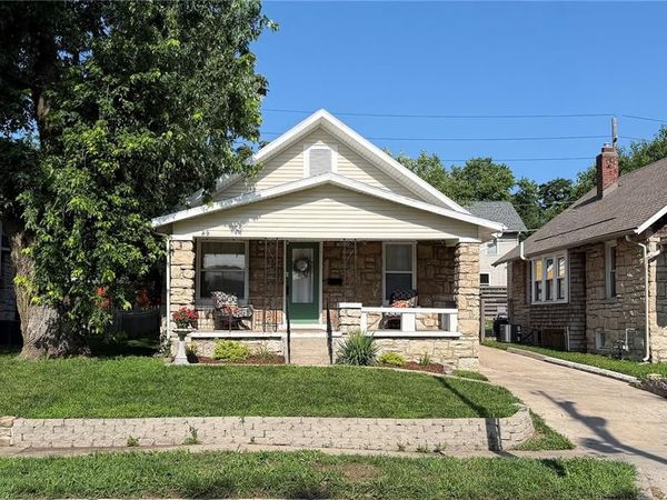 4329 State Line Road, Kansas City, MO 64111