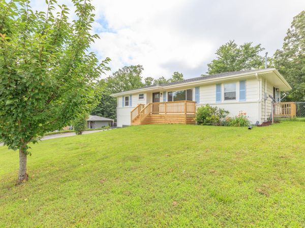 1012 W Lewis Street, Rossville, GA 30741