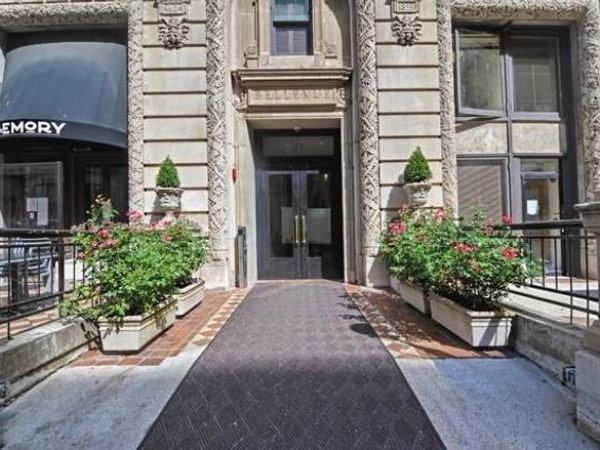 21 Beacon St, Unit 2J, Boston, MA 02108