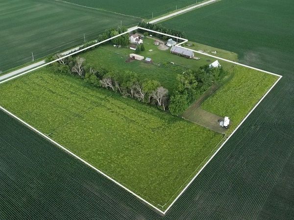 18511 B Avenue , Yale, IA 50277