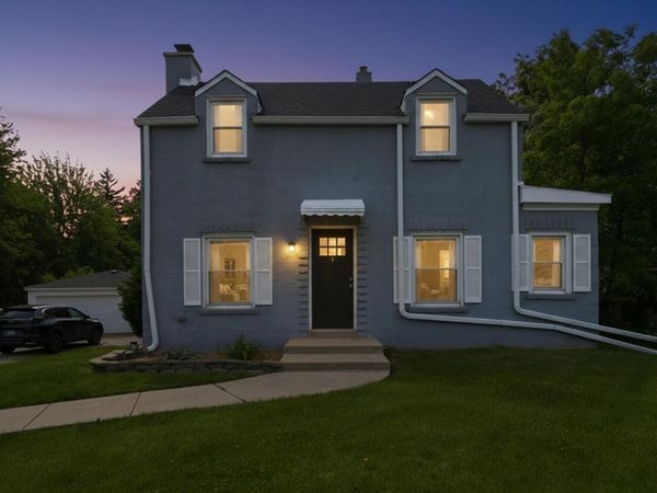 306 N Elmhurst Road , Prospect Heights, IL 60070