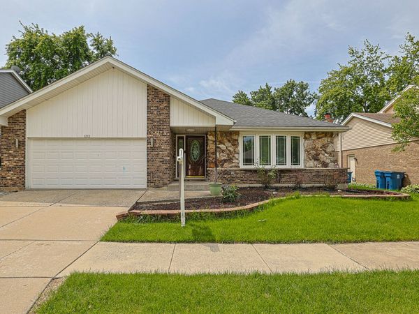 1213 Hawkins Avenue , Downers Grove, IL 60516