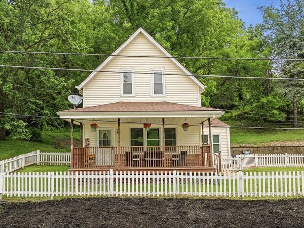 3245 Shiras Avenue, Dubuque, IA 52001