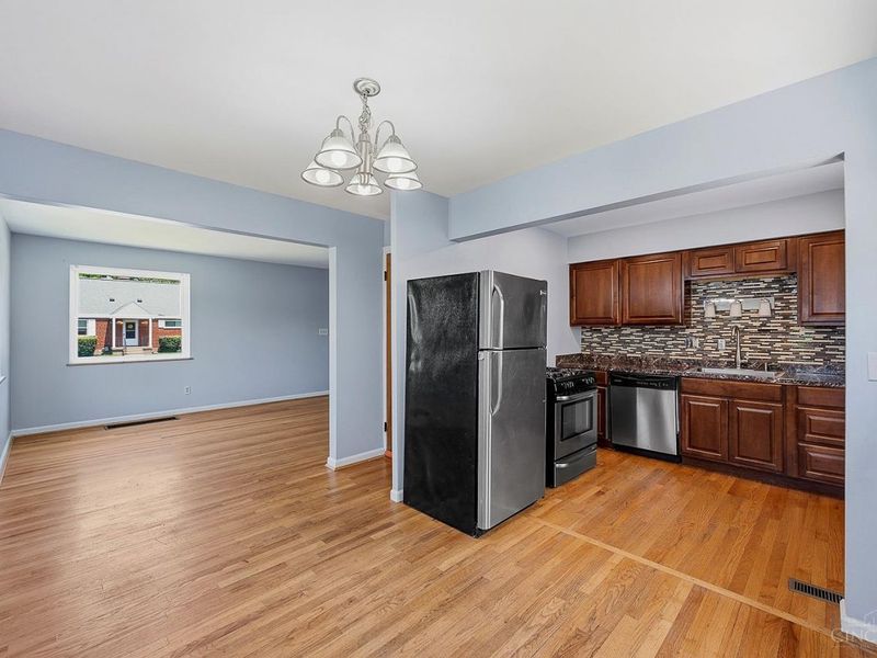 1114 Joetta Drive, Anderson Twp, OH 45230 Photo 5