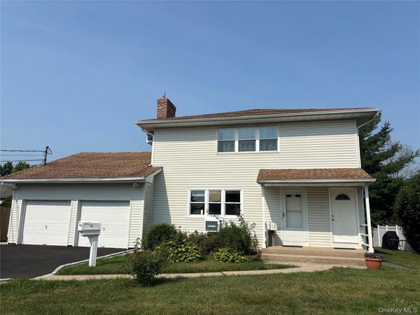 8 Locust Street, Glen Cove, NY 11542