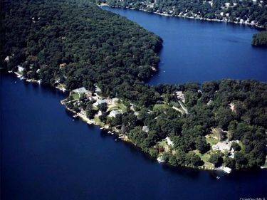 64 Lillian Road , Mahopac, NY 10541
