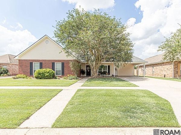 40308 La Rochelle Rd, Prairieville, LA 70769