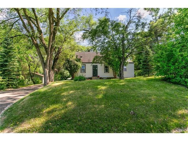 1612 County Road C, Saint Paul, MN 55109