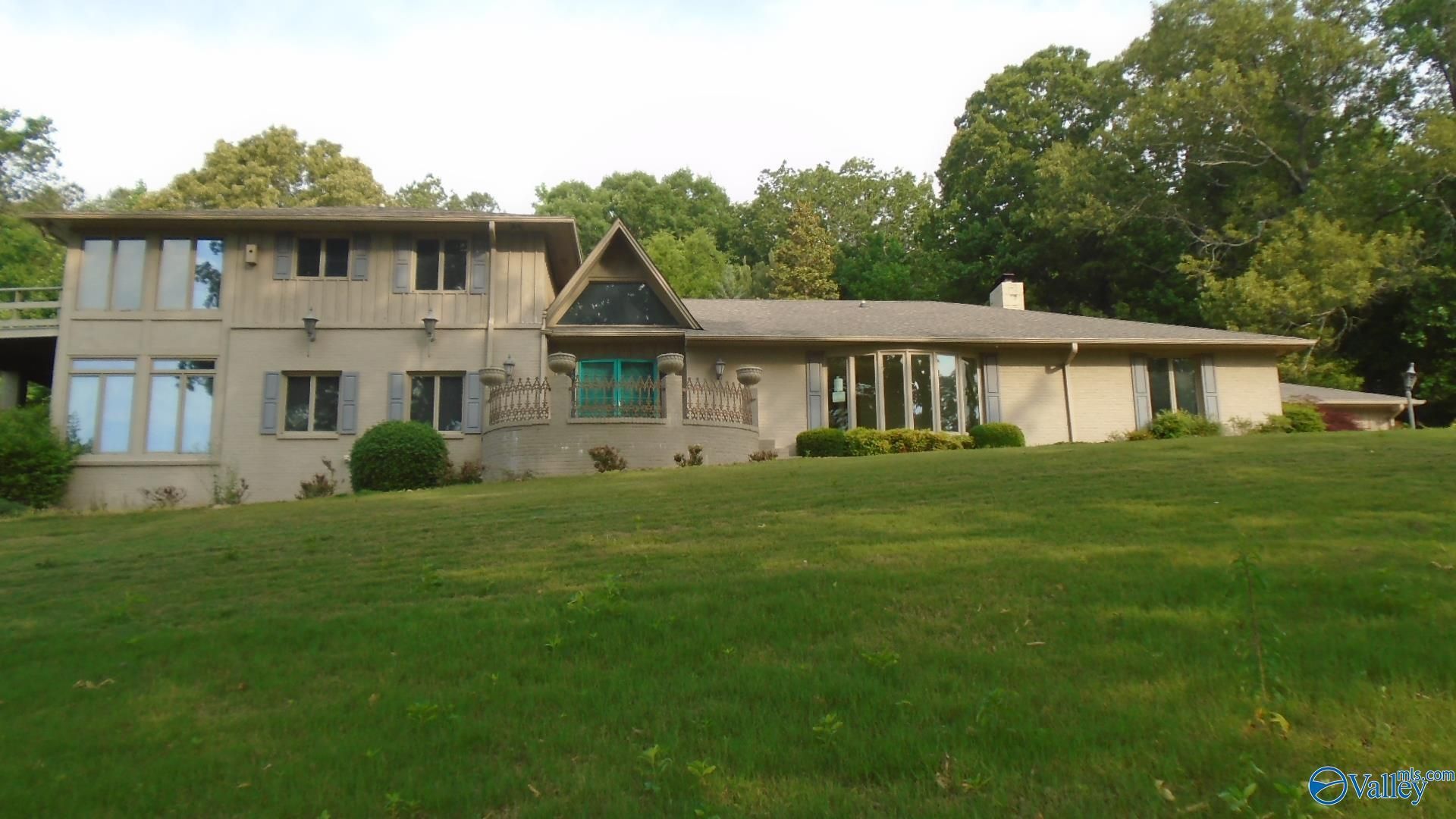 447 Riverton Drive, Rainbow City, AL 35906 Main Photo