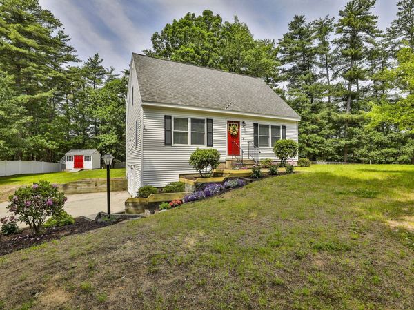 3 Evergreen Drive, Hudson, NH 03051