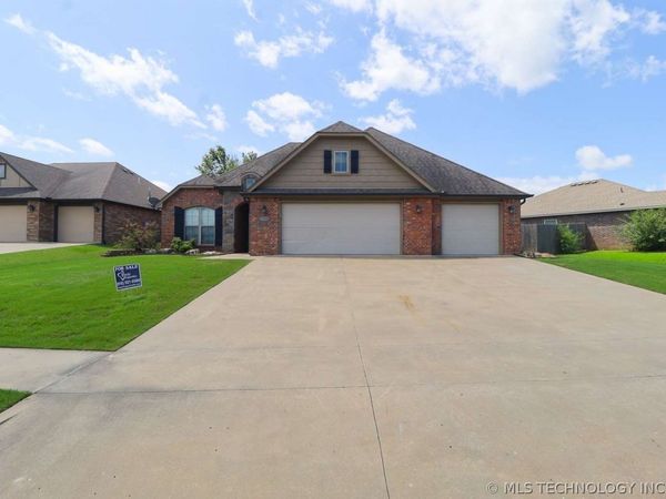 1804 Hillcrest Road , Claremore, OK 74019