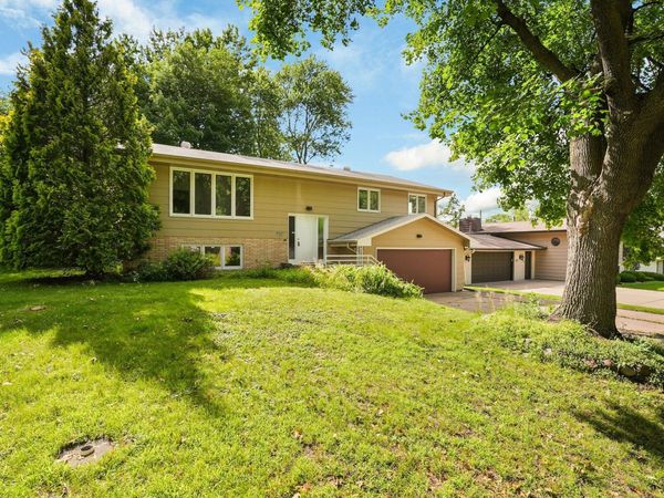 4018 Shamrock Drive NE, Saint Anthony, MN 55421
