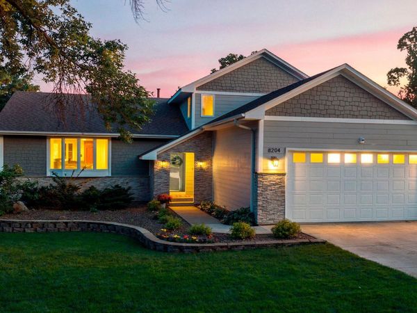 8204 Horizon Drive, Shakopee, MN 55379