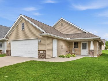 169 Summerset Lane SE, Hutchinson, MN 55350