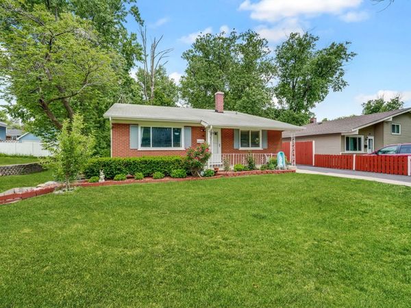 14 E Van Buren Street , Villa Park, IL 60181