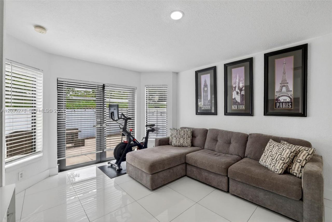 448 NW 15th Way , Fort Lauderdale, FL 33311 Photo