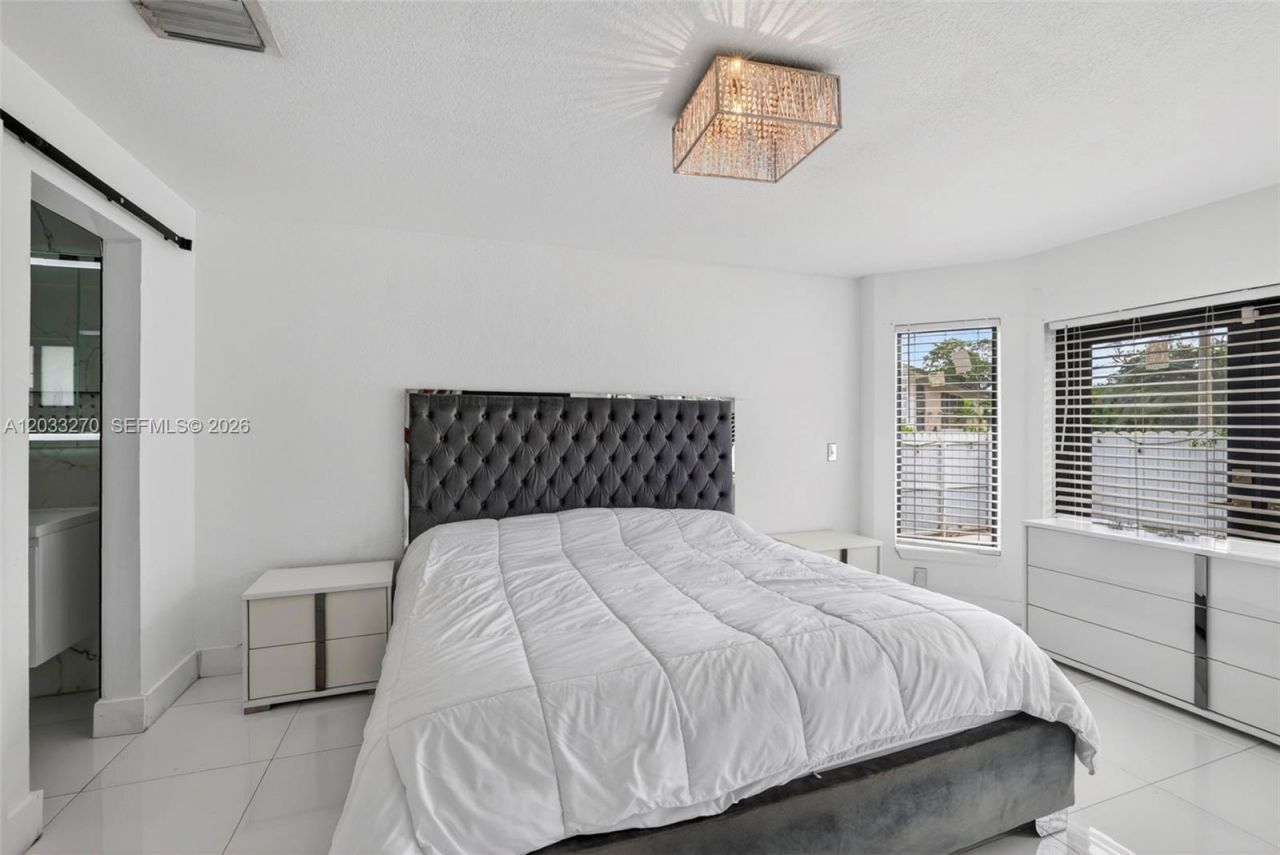 448 NW 15th Way , Fort Lauderdale, FL 33311 Photo