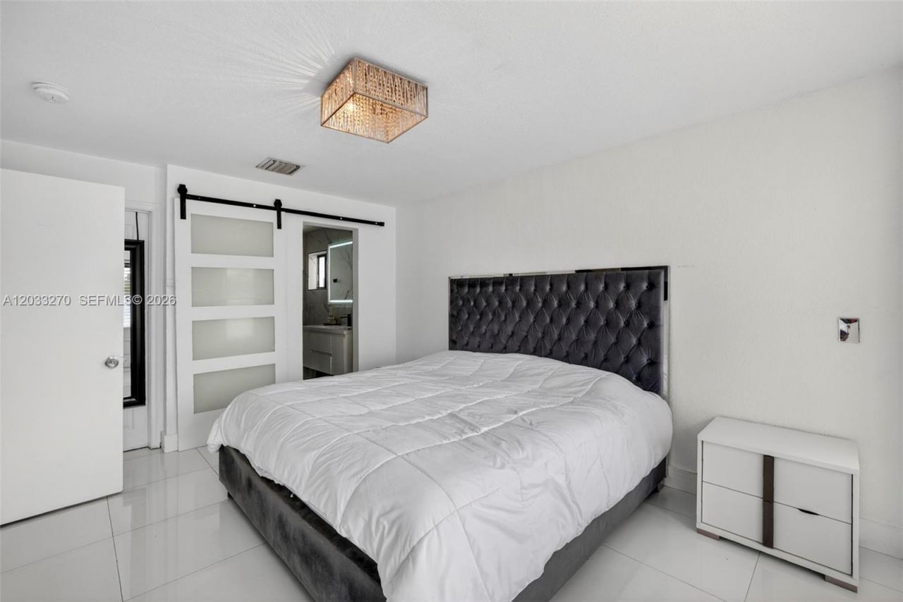 448 NW 15th Way , Fort Lauderdale, FL 33311 Photo