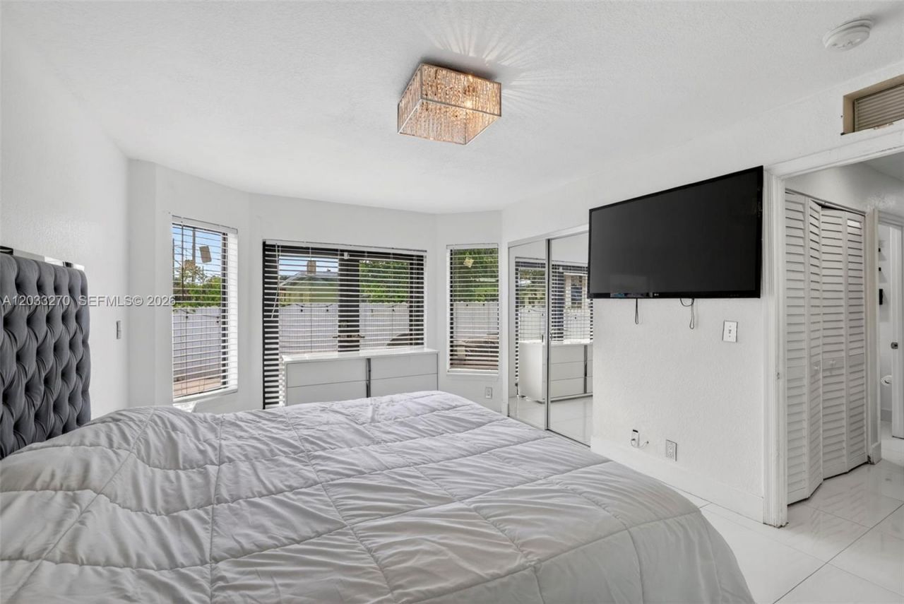 448 NW 15th Way, Fort Lauderdale, FL 33311 Photo