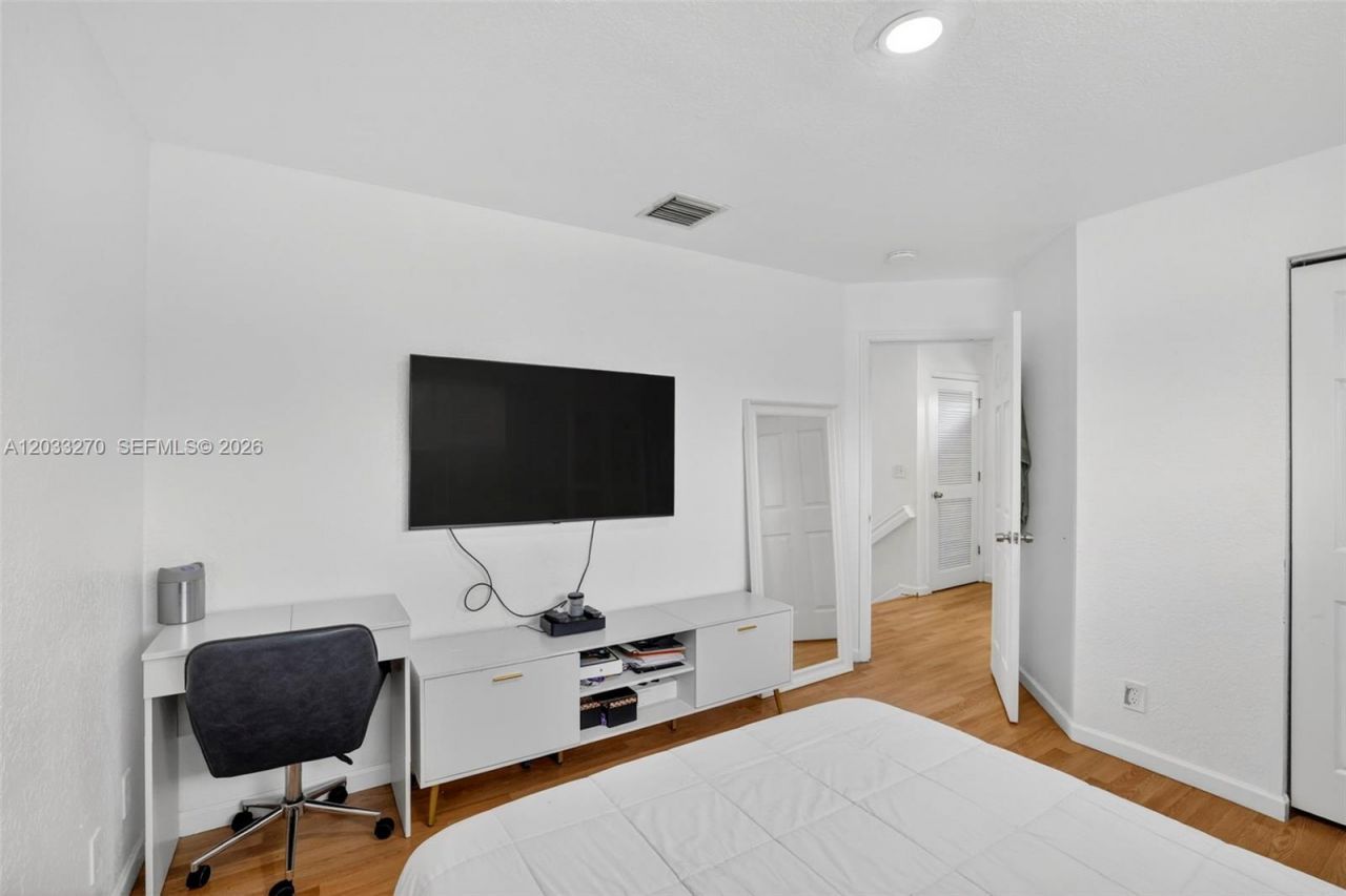 448 NW 15th Way , Fort Lauderdale, FL 33311 Photo